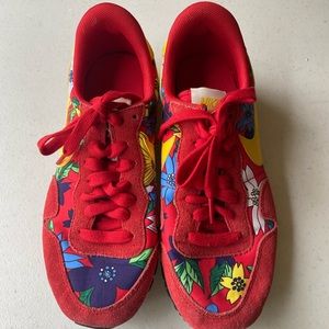 Floral Nike Air in Red